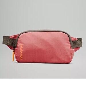 Lululemon Mini Belt Bag - Briar Rose